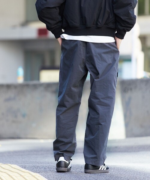 FREAK'S STORE（フリークスストア）の「リラックスフィット コットンナイロン ウェービングベルトパンツ/イージーパンツ/ベルテッドパンツ/クライミングパンツ/ナイロンパンツ（その他パンツ・メンズ・チャコール/ベージュ/ブラック/オリーブ・MEDIUM/LARGE）」の21枚目の写真