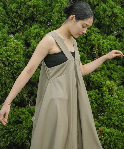 select MOCA(セレクトモカ)の「フロントファスナー2WAYジャンスカ(ジャンパースカート・レディース・グレイッシュベージュ/ブラック・LARGE/MEDIUM)」の15枚目の写真