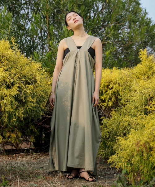 select MOCA(セレクトモカ)の「フロントファスナー2WAYジャンスカ(ジャンパースカート・レディース・グレイッシュベージュ/ブラック・LARGE/MEDIUM)」の9枚目の写真