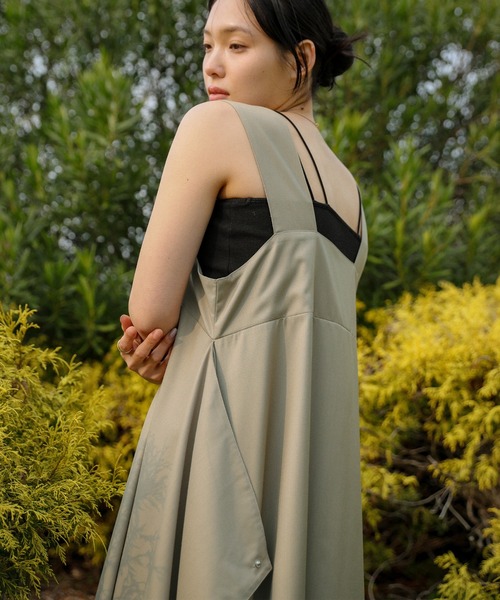 select MOCA(セレクトモカ)の「フロントファスナー2WAYジャンスカ(ジャンパースカート・レディース・グレイッシュベージュ/ブラック・LARGE/MEDIUM)」の7枚目の写真