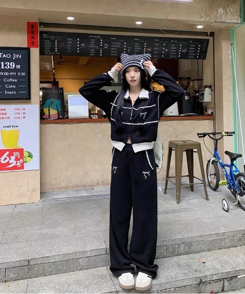 .KOM(ドットコム)の「『.KOM/ドットケーオーエム』リボンスポーツジャージ【Y】【CN】(ジャージ・レディース・ブラック・FREE/M)」の2枚目の写真