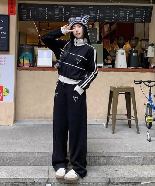 .KOM(ドットコム)の「『.KOM/ドットケーオーエム』リボンスポーツジャージ【Y】【CN】(ジャージ・レディース・ブラック・FREE/M)」の3枚目の写真