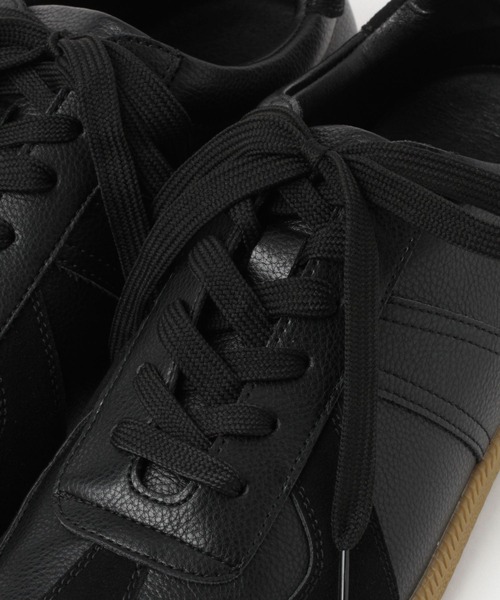 BAYFLOW（ベイフロー）の「ジャーマントレーナー(MEN)（スニーカー・メンズ・ブラック/ホワイト・SMALL/MEDIUM）」の13枚目の写真