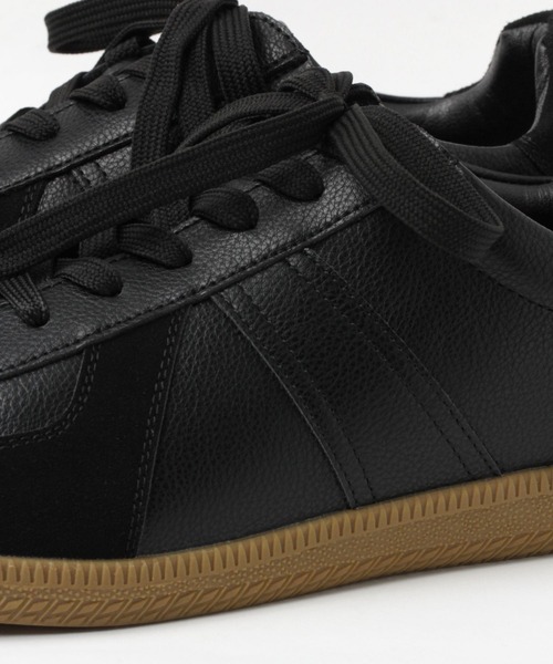 BAYFLOW（ベイフロー）の「ジャーマントレーナー(MEN)（スニーカー・メンズ・ブラック/ホワイト・SMALL/MEDIUM）」の11枚目の写真