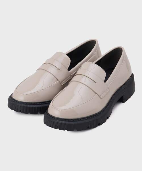 OPAQUE.CLIP（オペークドットクリップ）の「◆≪ヒルナンデス！で紹介≫ ボリュームソールエナメルローファー【低反発クッション/4cmヒール】（パンプス・レディース・ブラック/ライトベージュ・02/03）」の4枚目の写真