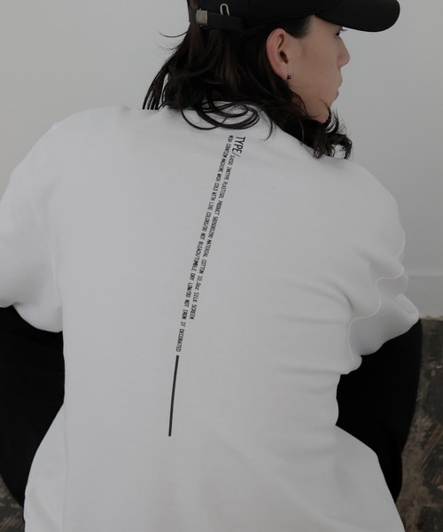 LIAN（リアン）の「バストプリントスウェット（スウェット・レディース・オフホワイト/ブラック/ホワイト系/チャコールグレー/ブルー・MEDIUM/X-LARGE/LARGE）」の12枚目の写真