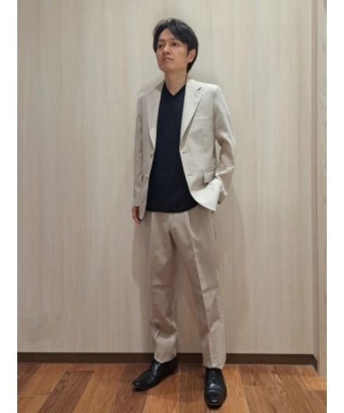 Perfect Suit FActory(パーフェクトスーツファクトリー)の「【接触冷感/抗菌防臭/紫外線軽減】TRANS CONTINENTS シルケットスムーススロープ VネックTシャツ(Tシャツ/カットソー・メンズ・ホワイト/ライトグレー/グレー/ブラック・M/L/LL)」の13枚目の写真
