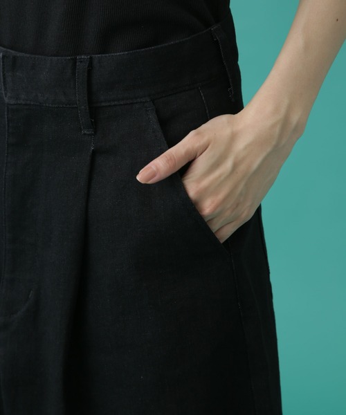 Apo(s)ture(アポスチャー)の「DUA-001/デニムワンタックサルエルパンツ(デニムパンツ・レディース・ネイビー/ブラック・XS/S/M/L/XL)」の7枚目の写真