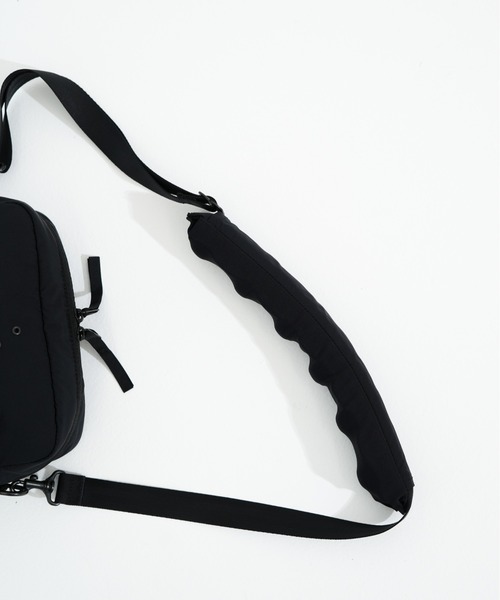 PORTER CLASSIC（ポータークラシック）の「【Porter Classic / ポータークラシック】 SHEEN NYLON NEWTON MINI SHOULDER BAG（ショルダーバッグ・メンズ・ブラック・FREE）」の12枚目の写真