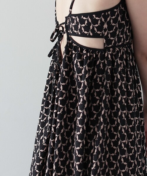 GALLEST（ギャレスト）の「◆ヴィンテージ柄キャミワンピース（ワンピース・レディース・ブラック系4/パープル系1・38/34）」の7枚目の写真