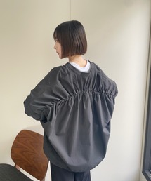 バックギャザーオーバーシャツ