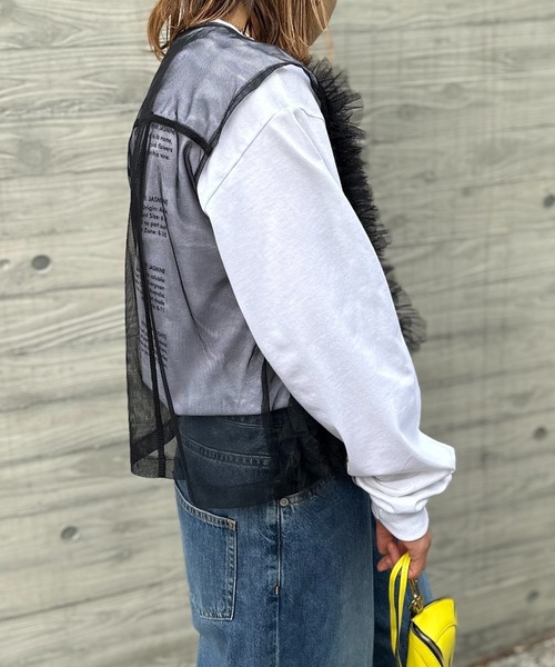 mi via loca（ミヴィアロカ）の「シアーチュール フリルベスト（ベスト・レディース・ブラック/オフホワイト/グレー/スモーキーグリーン系・FREE）」の9枚目の写真