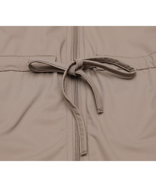 reca(レカ)の「UVカット ラッシュガード パーカー(ラッシュガード・レディース・ブラック/モカ・L/M)」の7枚目の写真