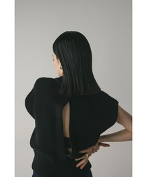 バックスリットニットトップ