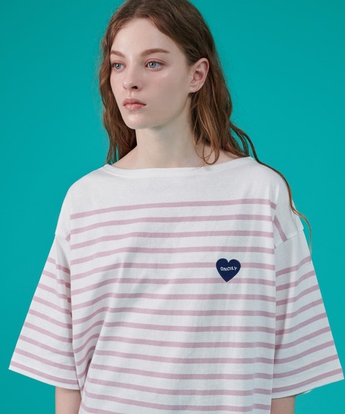 ONCILY(オンシェリー)の「HEART LOGO PANEL BORDER T-SHIRT / ハートロゴパネルボーダーTシャツ(Tシャツ/カットソー・メンズ・オフホワイト/ピンク/レッド/ネイビー・LARGE/SMALL/MEDIUM)」の3枚目の写真