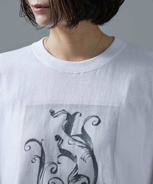 SALON adam et rope'(サロン アダム エ ロペ)の「【WEB限定】【KARL BLOSSFELDT(カールブロスフェルト)】ロングスリーブTシャツ(Tシャツ/カットソー・レディース・ブラウン/ブラウン系その他2/ホワイト系その他/ホワイト・FREE)」の13枚目の写真