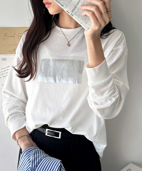 GeeRA(ジーラ)の「アソートロゴプリントロンT(Tシャツ/カットソー・レディース・チャコール/オフホワイト/ホワイト系その他/チャコールグレー・MEDIUM/LARGE)」の2枚目の写真