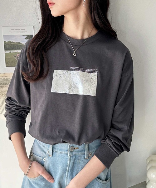 GeeRA(ジーラ)の「アソートロゴプリントロンT(Tシャツ/カットソー・レディース・チャコール/オフホワイト/ホワイト系その他/チャコールグレー・MEDIUM/LARGE)」の3枚目の写真