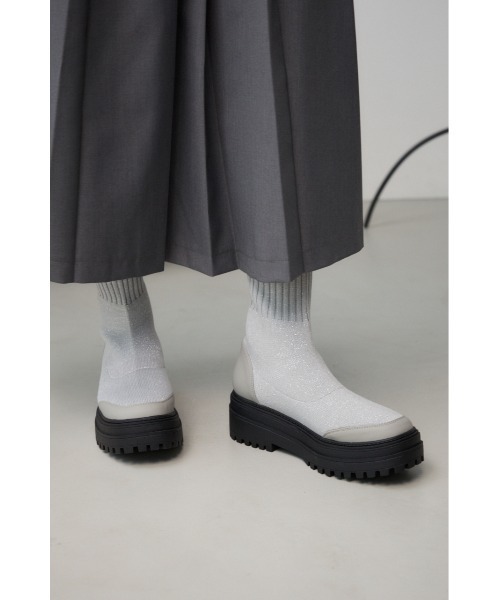 AZUL by moussy(アズールバイマウジー)の「ラメトラックソールソックスブーツ(ブーツ・レディース・ブラック/グレー・SMALL/MEDIUM/LARGE)」の16枚目の写真