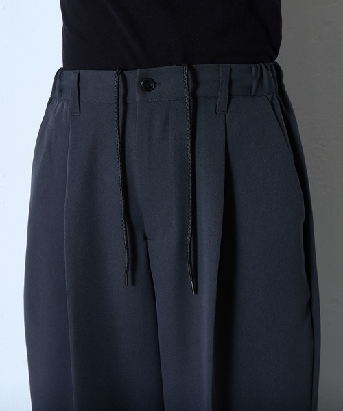 COLONY 2139（コロニートゥーワンスリーナイン）の「ストレッチイージータックワイドパンツ（その他パンツ・レディース・ライトグレー/チャコールグレー/ブラック・SMALL/MEDIUM）」の20枚目の写真