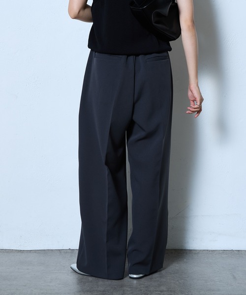 COLONY 2139（コロニートゥーワンスリーナイン）の「ストレッチイージータックワイドパンツ（その他パンツ・レディース・ライトグレー/チャコールグレー/ブラック・SMALL/MEDIUM）」の7枚目の写真