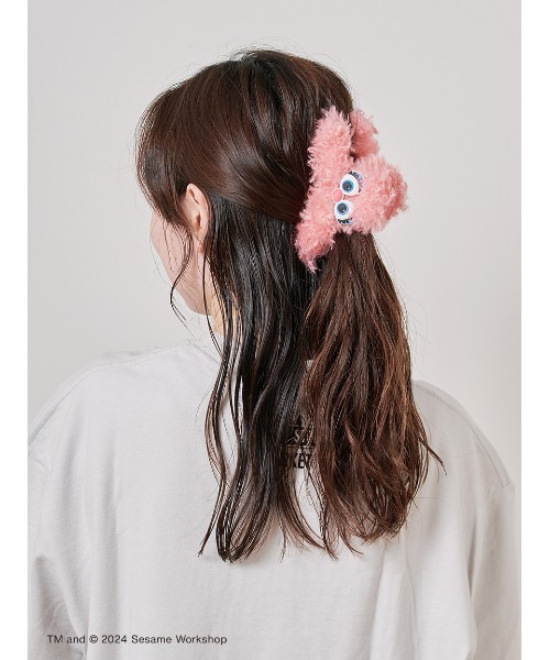 アレク　赤いファー付きヘアクリップ ガールズシリーズ】ファーヘアクリップ（バレッタ/ヘアクリップ