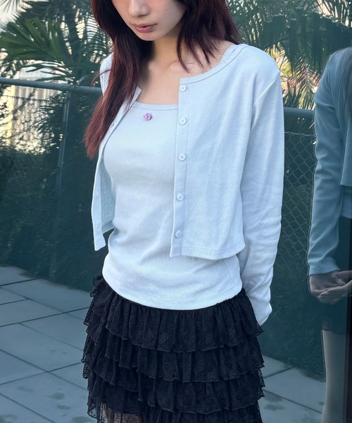 FOREVER 21（フォーエバー トゥエンティーワン）の「【2024FW】ローズキャミセットコンパクトカーディガン（カーディガン/ボレロ・レディース・レッド/ブラック/ブルー・SMALL/MEDIUM）」の3枚目の写真