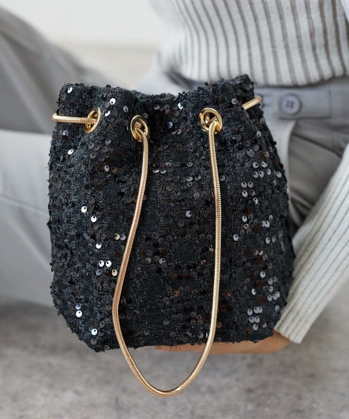 &Robu.（アンドロブ）の「ツイードスパンコールバッグ 結婚式 お呼ばれ 顔合わせ（ショルダーバッグ・レディース・シルバー/ブラック×ゴールド/ベージュ・FREE）」の6枚目の写真
