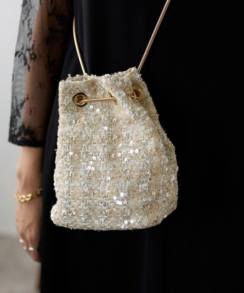 &Robu.（アンドロブ）の「ツイードスパンコールバッグ 結婚式 お呼ばれ 顔合わせ（ショルダーバッグ・レディース・シルバー/ブラック×ゴールド/ベージュ・FREE）」の15枚目の写真