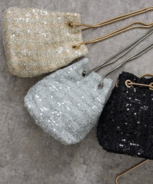 &Robu.（アンドロブ）の「ツイードスパンコールバッグ 結婚式 お呼ばれ 顔合わせ（ショルダーバッグ・レディース・シルバー/ブラック×ゴールド/ベージュ・FREE）」の16枚目の写真