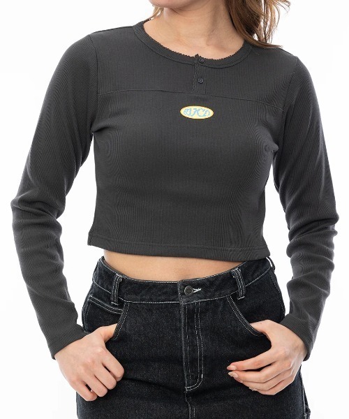 RVCA(ルーカ)の「RVCA レディース DISTORT RIB LS ロンT 【2024年秋冬モデル】/ルーカ長袖ショート丈ロンT(Tシャツ/カットソー・レディース・ライトブルー/ブラック/ホワイト・SMALL/MEDIUM)」の3枚目の写真