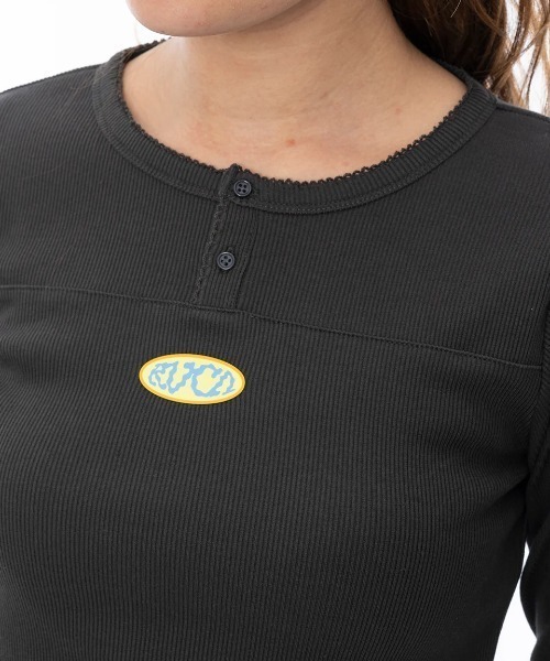RVCA(ルーカ)の「RVCA レディース DISTORT RIB LS ロンT 【2024年秋冬モデル】/ルーカ長袖ショート丈ロンT(Tシャツ/カットソー・レディース・ライトブルー/ブラック/ホワイト・SMALL/MEDIUM)」の8枚目の写真
