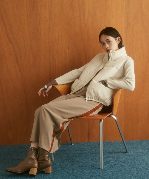 hunch（ハンチ）の「箔プリント 中綿ベスト（ダウンベスト・レディース・アイボリー/グレー/ブラック・FREE）」の5枚目の写真