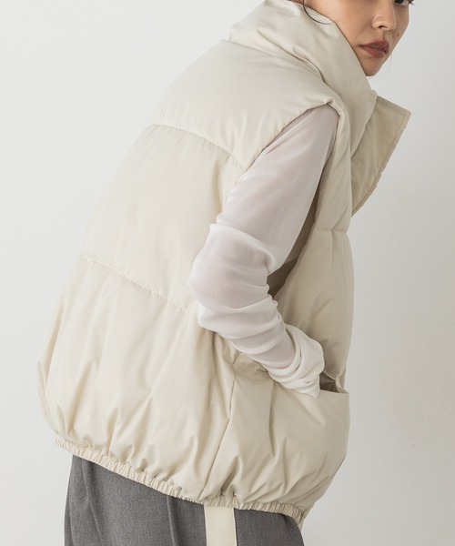 hunch（ハンチ）の「箔プリント 中綿ベスト（ダウンベスト・レディース・アイボリー/グレー/ブラック・FREE）」の6枚目の写真