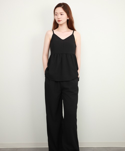 DRESS PLUS(ドレスプラス)の「ペプラム ギャザー キャミソール セットアップ(パンツドレス・レディース・ブラック/アイボリー・M)」の3枚目の写真