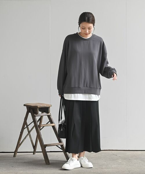 rps(アールピーエス)の「裏毛レイヤード風ワイドプルオーバー(Tシャツ/カットソー・レディース・チャコールグレー/ブラック/グレイッシュベージュ/イエロー/グリーン/グリーン系その他・フリー)」の14枚目の写真