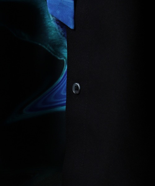 REGIEVO(レジエボ)の「Asymmetric print long sleeve shirt with ribbon / リボン付きアシンメトリープリント長袖シャツ unisex(シャツ/ブラウス・メンズ・グリーン/パープル・M/L)」の5枚目の写真