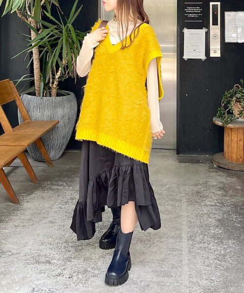 w closet(ダブルクローゼット)の「起毛ニットベスト(ベスト・レディース・オフホワイト/チャコールグレー/イエロー・FREE)」の3枚目の写真