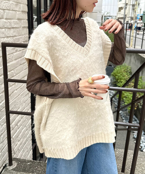 w closet(ダブルクローゼット)の「起毛ニットベスト(ベスト・レディース・オフホワイト/チャコールグレー/イエロー・FREE)」の5枚目の写真