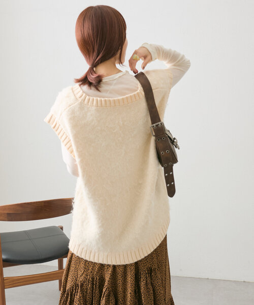 w closet(ダブルクローゼット)の「起毛ニットベスト(ベスト・レディース・オフホワイト/チャコールグレー/イエロー・FREE)」の9枚目の写真