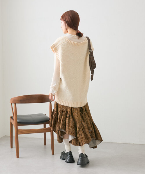 w closet(ダブルクローゼット)の「起毛ニットベスト(ベスト・レディース・オフホワイト/チャコールグレー/イエロー・FREE)」の11枚目の写真