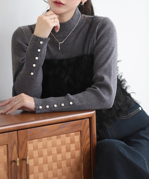 nouvellemoi（ヌーベルモイ）の「袖ボタンハイネックニット（ニット/セーター・レディース・ピンクベージュ/アイボリー/ナチュラル/ライトブルー/チャコールグレー・M）」の2枚目の写真