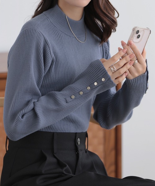 nouvellemoi（ヌーベルモイ）の「袖ボタンハイネックニット（ニット/セーター・レディース・ピンクベージュ/アイボリー/ナチュラル/ライトブルー/チャコールグレー・M）」の10枚目の写真