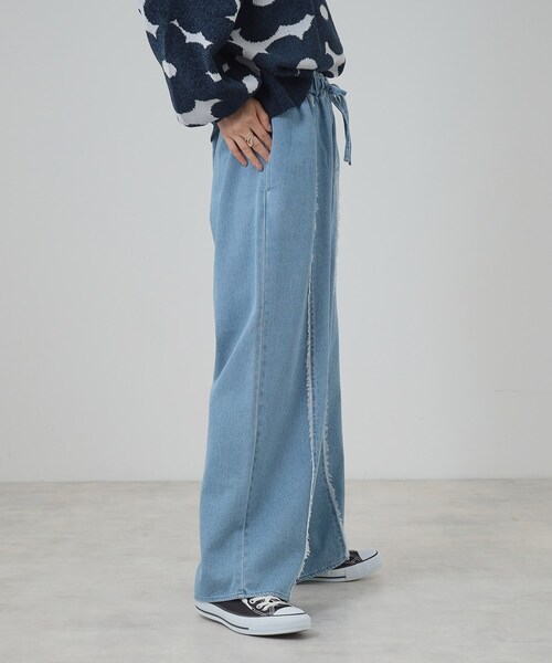 Cutie Blonde（キューティーブロンド）の「◆【あったか裏起毛】センターフリンジ イージーデニムパンツ（その他パンツ・レディース・ブルー系その他/ライトブルー・01/02/03/04）」の4枚目の写真