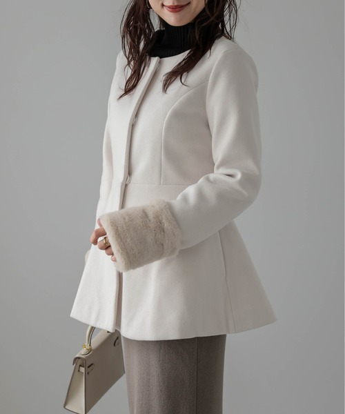 SUGAR BISKET（シュガービスケット）の「エコファー 2wayペプラムコート（ノーカラーコート・レディース・オフホワイト/グレー/ブラウン/ブラック/オートミール・L/M）」の10枚目の写真