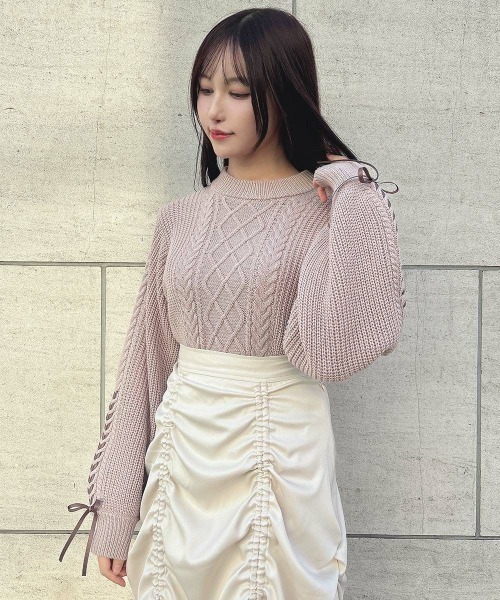 F i.n.t(フィント)の「袖リボンレースアップケーブルニットプルオーバー/fint(ニット/セーター・レディース・オフホワイト/ブルーグレー/ライトピンク・FREE)」の3枚目の写真