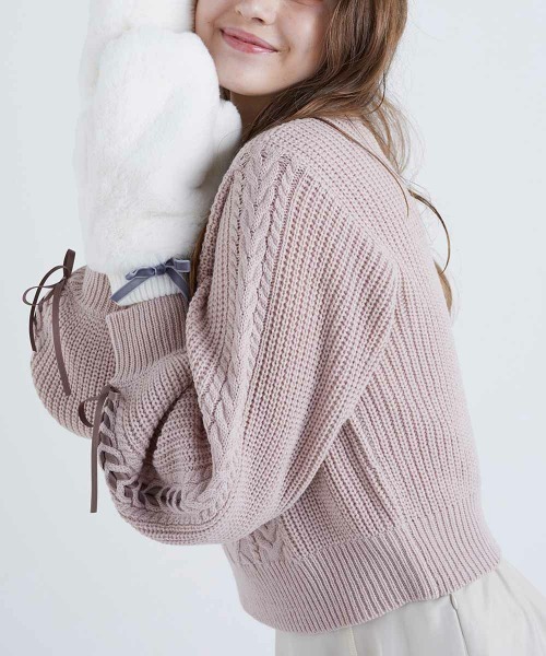 F i.n.t(フィント)の「袖リボンレースアップケーブルニットプルオーバー/fint(ニット/セーター・レディース・オフホワイト/ブルーグレー/ライトピンク・FREE)」の6枚目の写真