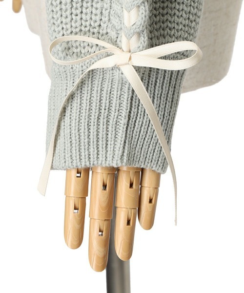 F i.n.t(フィント)の「袖リボンレースアップケーブルニットプルオーバー/fint(ニット/セーター・レディース・オフホワイト/ブルーグレー/ライトピンク・FREE)」の20枚目の写真