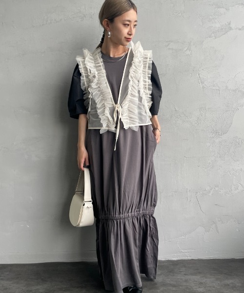 nenom（ネノム）の「[nenom/ネノム] 2WAY シアーチュールフリル リボンベスト【追加】（ベスト・レディース・ブラック/チャコール/アイボリー・F）」の17枚目の写真