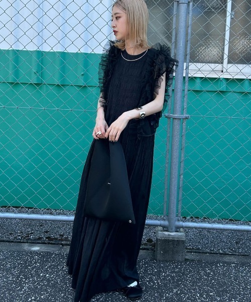 nenom（ネノム）の「[nenom/ネノム] 2WAY シアーチュールフリル リボンベスト【追加】（ベスト・レディース・ブラック/チャコール/アイボリー・F）」の6枚目の写真